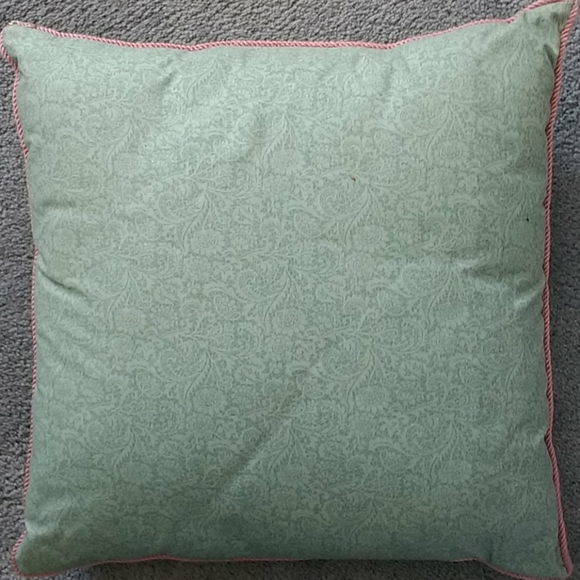 Handmade floral cushion - Picture 2 of 2